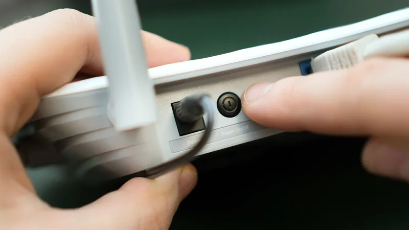 ریست مودم برای حل قطع و وصل شدن چراغ adsl مودم d-link