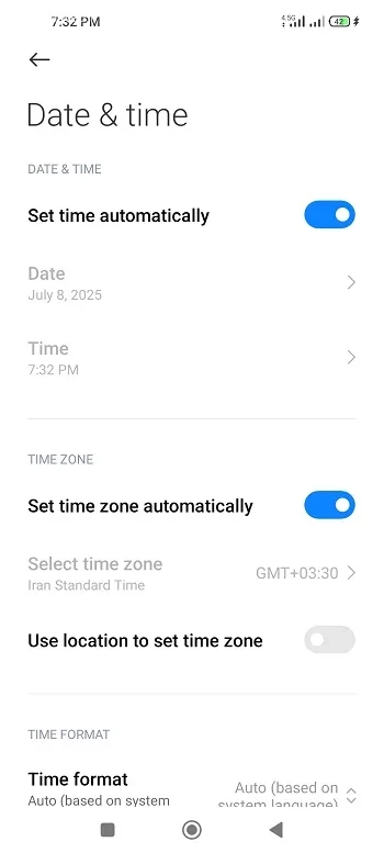 تیک اسلایدر گزینههای Set Time Automatically را فعال کنید