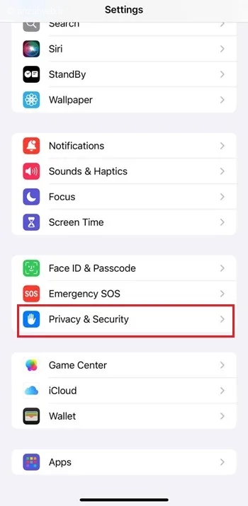 حل مشکل دوربین آیفون با رفتن به بخش Privacy & security