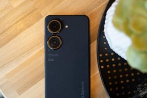 بررسی Zenfone 9 یک گوشی کوچک با عملکرد عالی