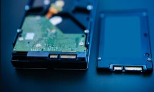 درایو حالت جامد (SSD) چیست و چرا به آن نیاز داریم؟