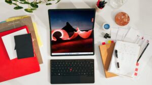 لنوو ThinkPad X1 Fold 2022 رونمایی شد؛ لپ تاپی با نمایشگر تاشو!