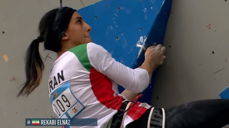 کشف حجاب ورزشکار زن ایرانی در مسابقات سنگ نوری قهرمانی آسیا