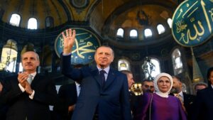 برگزاری رفراندوم حجاب در ترکیه ؛ تلاش اردوغان برای برقراری حجاب اجباری!