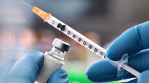 توزیع واکسن کرونا در داروخانه‌ها آغاز می‌شود