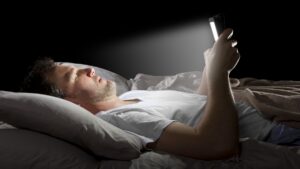 ارتباط نور آبی گجت‌های هوشمند با اختلالات خواب اثبات شد