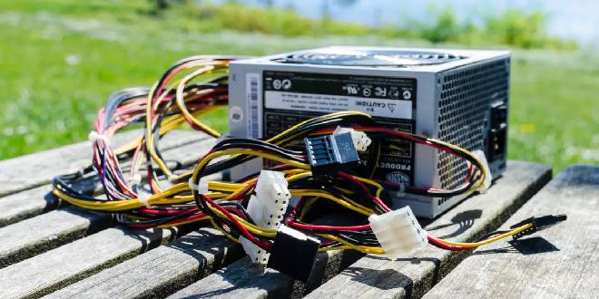 بررسی دلایل و علائم سوختن مادربرد : بررسی منبع تغذیه