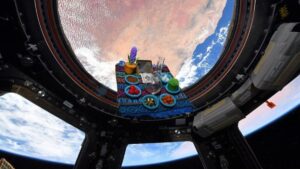 سفره هفت سین فضایی و تبریک سال نو توسط فرمانده گروه فضانوردی ناسا