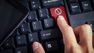نماینده مجلس: 10 دقیقه زمان برای تصویب طرح صیانت کافی است!
