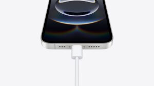 آیفون 16e از شارژ سریع USB-C تا توان 29 وات پشتیبانی می‌کند