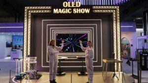 سامسونگ در نمایشگاه OLED Magic از فناوری‌های نمایشگر آینده‌نگرانه خود رونمایی کرد