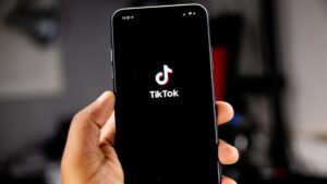 آمازون به دنبال خرید تیک تاک است