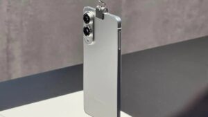 دوربین سلفی گوشی Galaxy S25 Edge مثل نسل‌های قبل باقی می‌ماند
