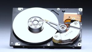 تأثیر سرعت چرخش دیسک (RPM) بر عملکرد هاردهای اینترنال