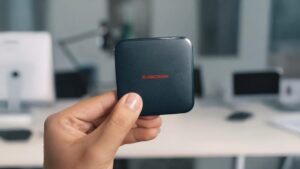 سن دیسک از سری جدید SSD قابل حمل ELE با سرعت خواندن 400 مگابایت بر ثانیه رونمایی کرد