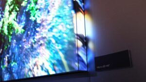 تلویزیون 140 اینچی Micro LED سامسونگ با حاشیه‌های متفاوت معرفی شد
