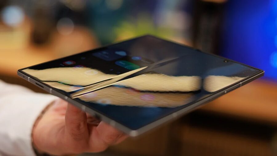 بازی Flappy Bird گوشی‌های تاشو را به بال تبدیل کرد، اما سلامت دستگاه در خطر است