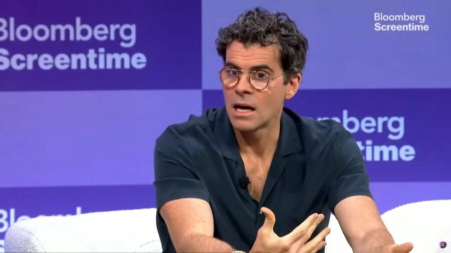 مدیر اینستاگرام: برای مقابله با محتوای جعلی باید آثار انسانی را برچسب‌گذاری کنیم